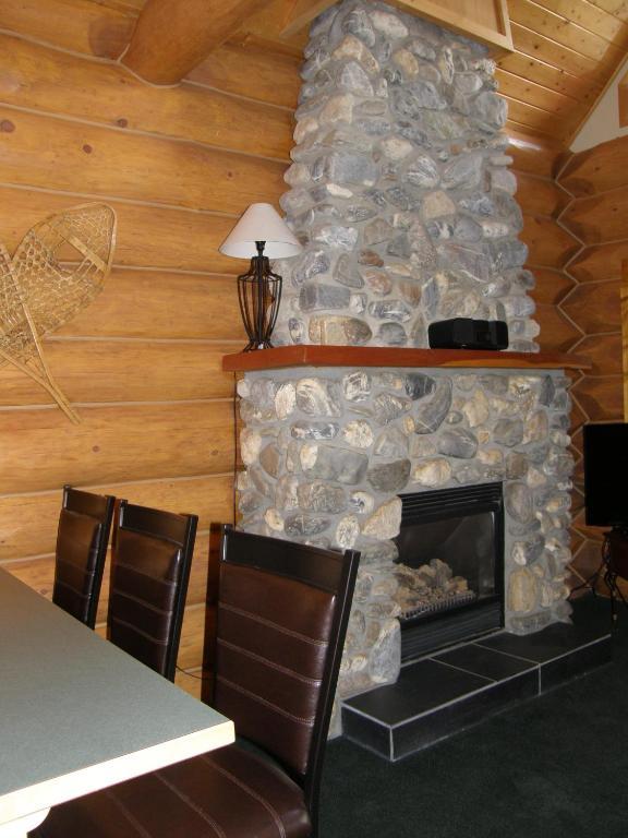 Yoho Chalets Vila Golden Quarto foto